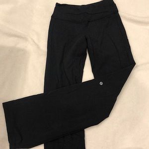 Lululemon black groove pant